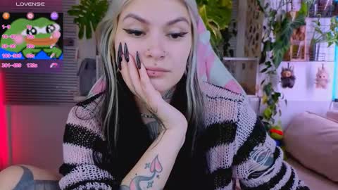 Snapshot of jelyaa chatting on 10-19-25, 12:50 Jelya online show from 10-19-25, 12:50