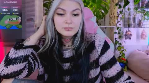 Snapshot of jelyaa chatting on 10-31-25, 12:50 Jelya online show from 10-31-25, 12:50