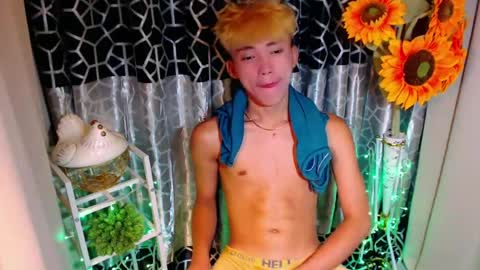 Snapshot of jemart_urnaughtboy chatting on 06-19-26, 01:04 jemart_urnaughtboy online show from 06-19-26, 01:04
