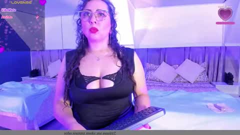 Snapshot of jenifer_cruz chatting on 03-10-26, 05:01 jenifer_cruz online show from 03-10-26, 05:01