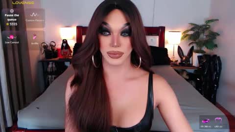 Queen Jenifer online show from 03-17-26, 07:01