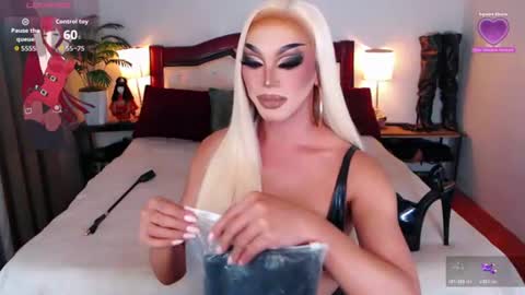 Queen Jenifer online show from 06-18-26, 10:47