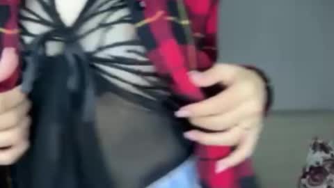 Jenifer online show from 10-19-25, 03:23