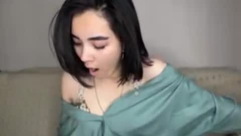 Jenifer online show from 10-30-25, 04:19