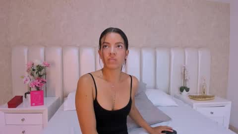 Snapshot of jenifferlopez_ chatting on 10-23-25, 06:39 Samanta online show from 10-23-25, 06:39