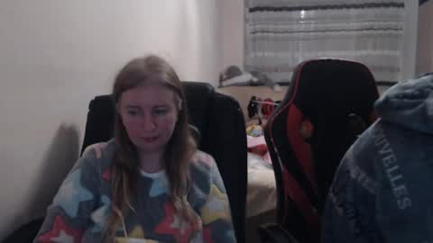 JenisAndPeter online show from 11-26-25, 07:37