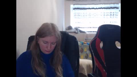 Snapshot of jenisandpeter chatting on 02-25-26, 08:24 JenisAndPeter online show from 02-25-26, 08:24