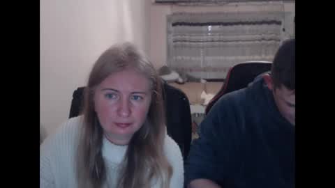 Snapshot of jenisandpeter chatting on 03-01-26, 07:38 JenisAndPeter online show from 03-01-26, 07:38