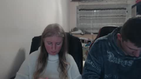 Snapshot of jenisandpeter chatting on 03-02-26, 07:21 JenisAndPeter online show from 03-02-26, 07:21