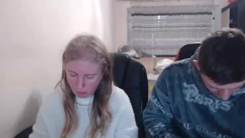 Snapshot of jenisandpeter chatting on 03-03-26, 07:31 JenisAndPeter online show from 03-03-26, 07:31