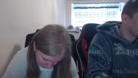 Snapshot of jenisandpeter chatting on 03-06-26, 07:27 JenisAndPeter online show from 03-06-26, 07:27