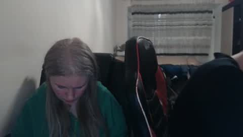 Snapshot of jenisandpeter chatting on 03-24-26, 07:08 JenisAndPeter online show from 03-24-26, 07:08