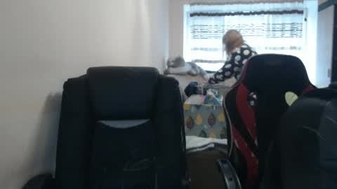 Snapshot of jenisandpeter chatting on 04-03-26, 05:27 JenisAndPeter online show from 04-03-26, 05:27