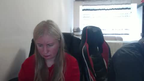 JenisAndPeter online show from 05-08-26, 06:24
