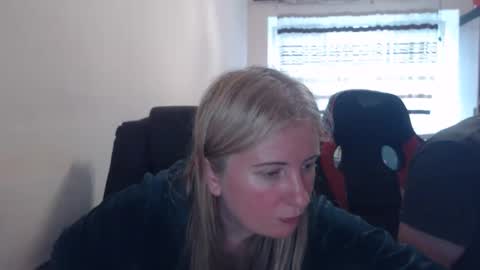JenisAndPeter online show from 05-13-26, 05:32