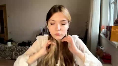 Hey EveryoneIm Kimi  Glad to see you in my room We almost hit 10 Thumb up in one day   online show from 02-13-26, 11:17