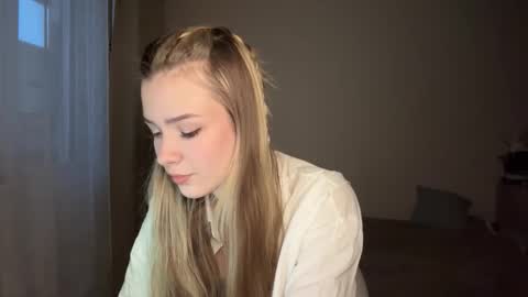 Hey EveryoneIm Kimi  Glad to see you in my room We almost hit 10 Thumb up in one day   online show from 02-19-26, 02:46
