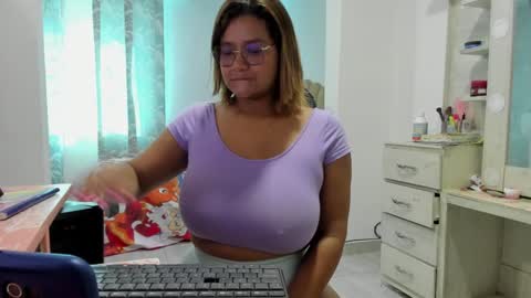 Snapshot of jenn_hot1 chatting on 12-06-24, 03:44 jenn online show from 12-06-24, 03:44