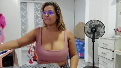 Snapshot of jenn_hot1 chatting on 12-06-24, 11:14 jenn online show from 12-06-24, 11:14