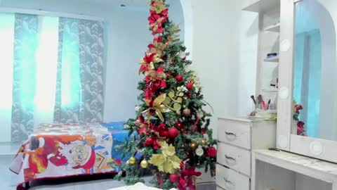 Snapshot of jenn_hot1 chatting on 12-10-24, 03:33 jenn online show from 12-10-24, 03:33