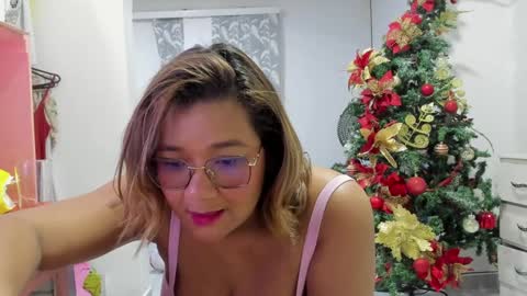 Snapshot of jenn_hot1 chatting on 12-14-24, 02:56 jenn online show from 12-14-24, 02:56