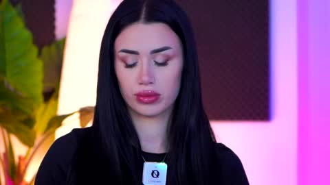 jenna_day online show from 11-18-25, 05:01