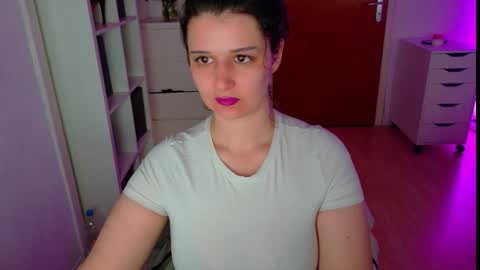 jennasxy19 online show from 10-06-25, 11:29