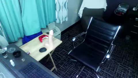 Jenna Cross online show from 01-12-25, 07:11