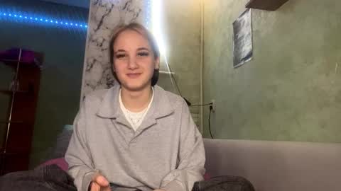 Mia online show from 01-16-26, 12:31