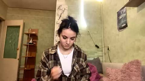 Mia online show from 02-06-26, 11:02