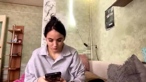 Mia online show from 02-09-26, 05:11