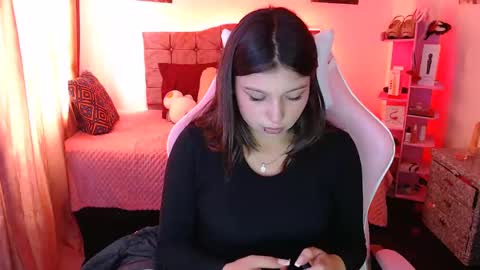 Snapshot of jennal_010 chatting on 02-18-25, 04:26 jennal_010 online show from 02-18-25, 04:26