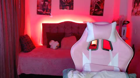 Snapshot of jennal_010 chatting on 02-20-25, 02:40 jennal_010 online show from 02-20-25, 02:40