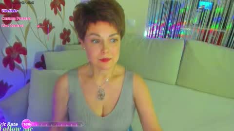 Snapshot of jennalison chatting on 02-22-26, 01:31 Jenn online show from 02-22-26, 01:31