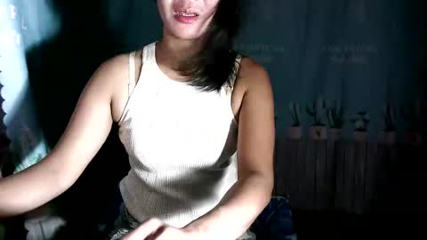 Snapshot of jenndee chatting on 10-19-25, 10:38 jenndee online show from 10-19-25, 10:38