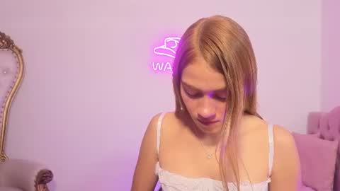 Snapshot of jenner_tay chatting on 06-12-26, 03:05 jenner online show from 06-12-26, 03:05