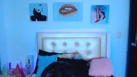 jenn online show from 01-05-25, 06:24