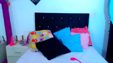 jenn online show from 11-05-25, 07:41