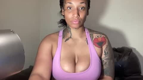 Snapshot of jenni_cash chatting on 03-30-26, 08:32 Mistress Jenni online show from 03-30-26, 08:32