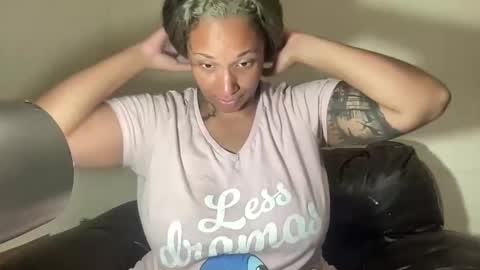 Snapshot of jenni_cash chatting on 04-10-26, 07:57 Mistress Jenni online show from 04-10-26, 07:57