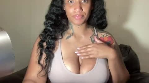 Snapshot of jenni_cash chatting on 07-12-26, 07:32 Mistress Jenni online show from 07-12-26, 07:32