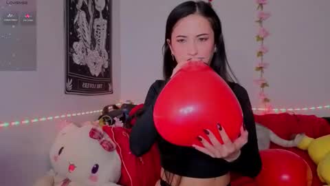 Snapshot of jennie_vixen chatting on 02-14-26, 11:56 Jennie online show from 02-14-26, 11:56