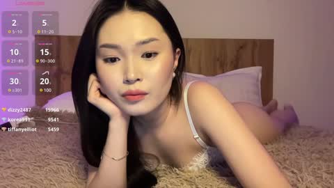 jennie_yung online show from 01-28-25, 10:23