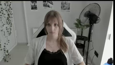 Karla online show from 06-10-26, 12:37