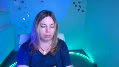 Jennifer online show from 09-27-25, 05:45