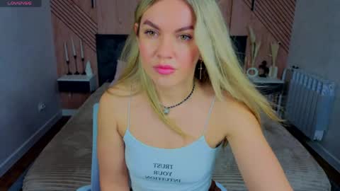 Snapshot of jennifer_perezz chatting on 05-31-26, 04:47 Jennifer Perezz online show from 05-31-26, 04:47