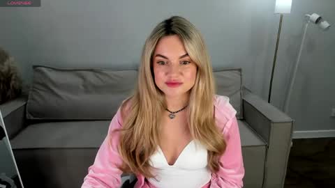 Snapshot of jennifer_perezz chatting on 06-02-26, 05:15 Jennifer Perezz online show from 06-02-26, 05:15
