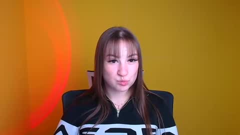 Jennifer online show from 12-03-24, 09:44
