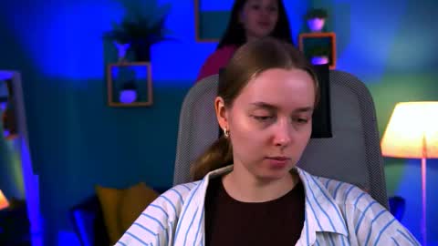 Jennifer online show from 09-23-25, 12:41