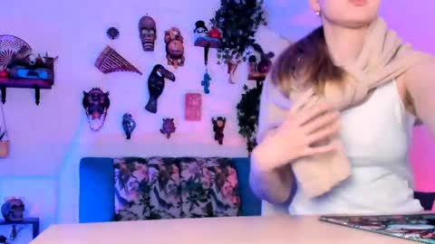 Snapshot of jennifergraces chatting on 05-26-26, 06:15 Jennifer online show from 05-26-26, 06:15